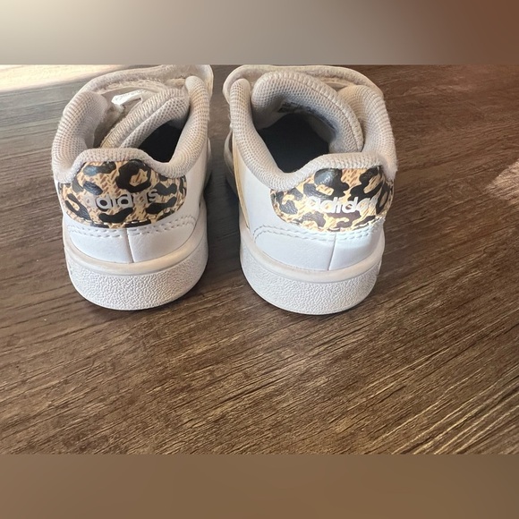 adidas Toddlers Grand Court Leopard Trainers, Size-5 Minimally Worn - Picture 3 of 6